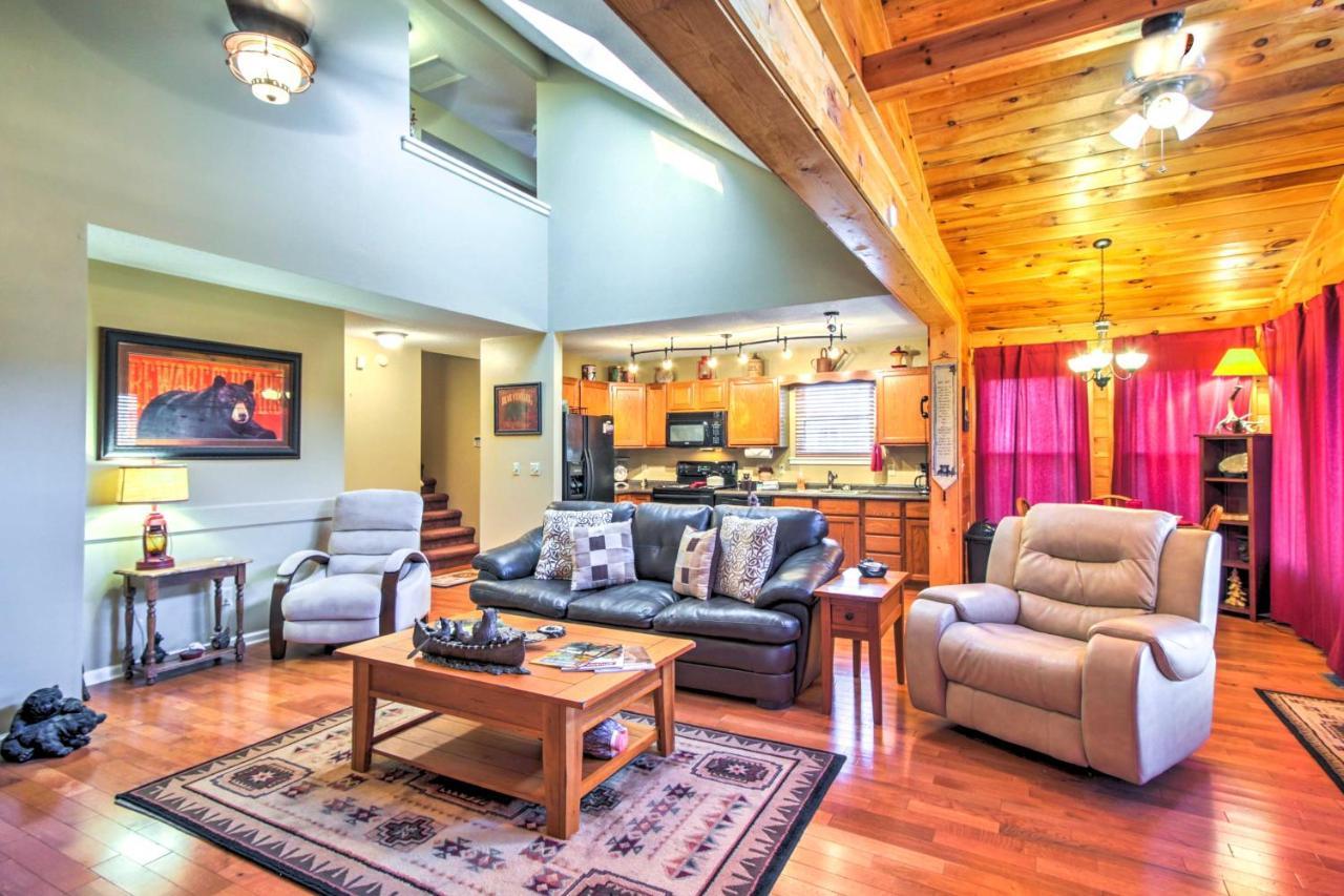 Villa Tree Top Dream Cabin With Hot Tub In Gatlinburg! Extérieur photo