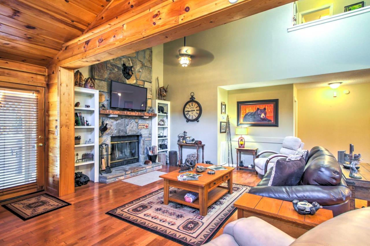 Villa Tree Top Dream Cabin With Hot Tub In Gatlinburg! Extérieur photo