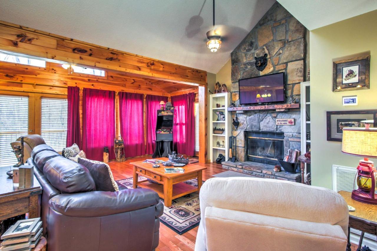 Villa Tree Top Dream Cabin With Hot Tub In Gatlinburg! Extérieur photo