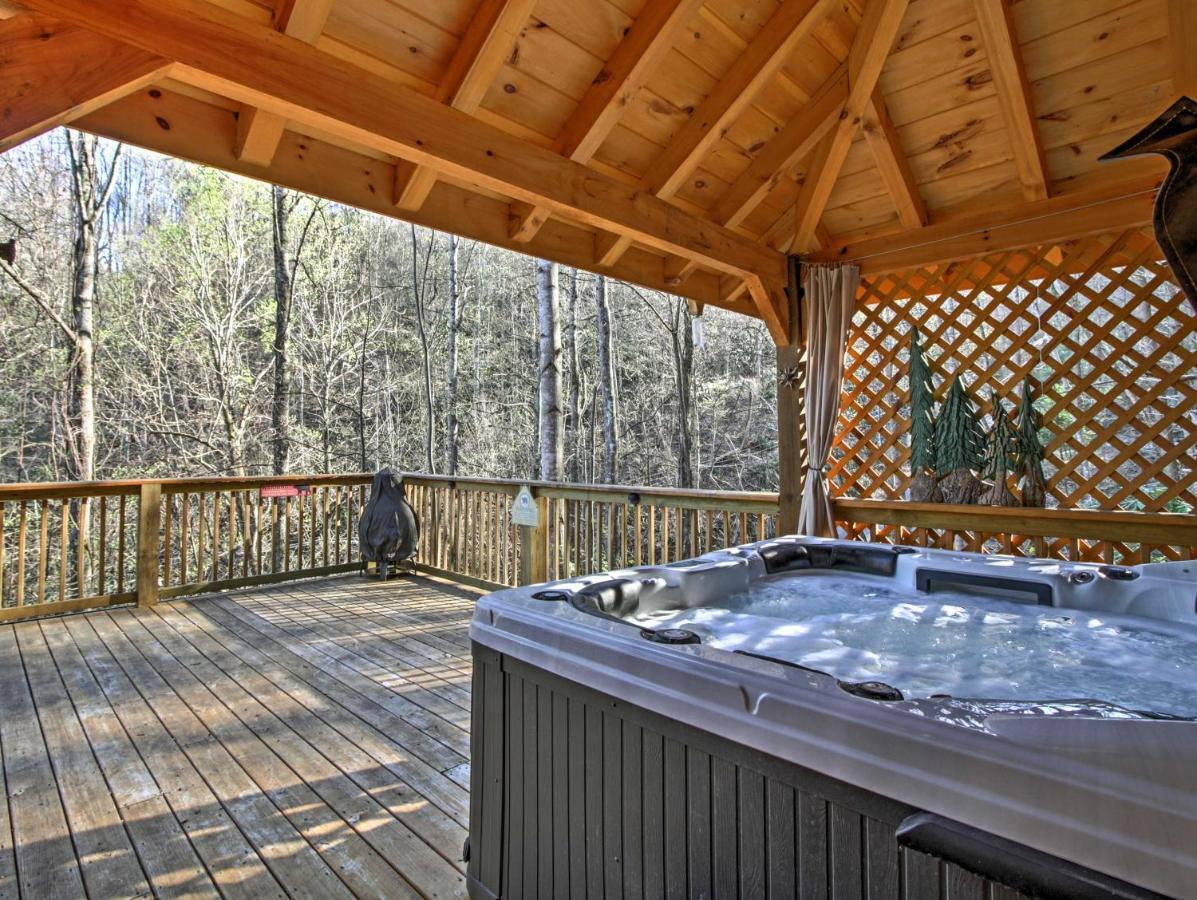 Villa Tree Top Dream Cabin With Hot Tub In Gatlinburg! Extérieur photo